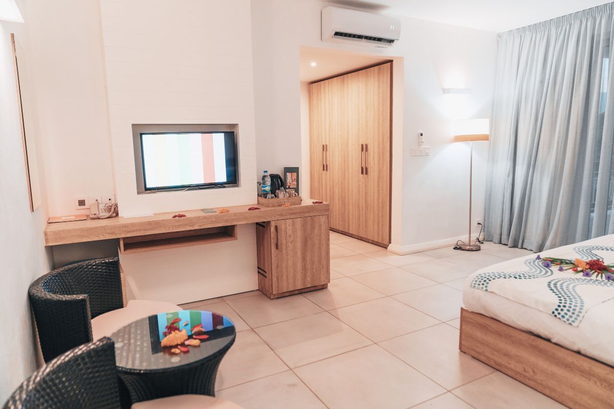 Casuarina hotel & spa privilege Room TV and amenities