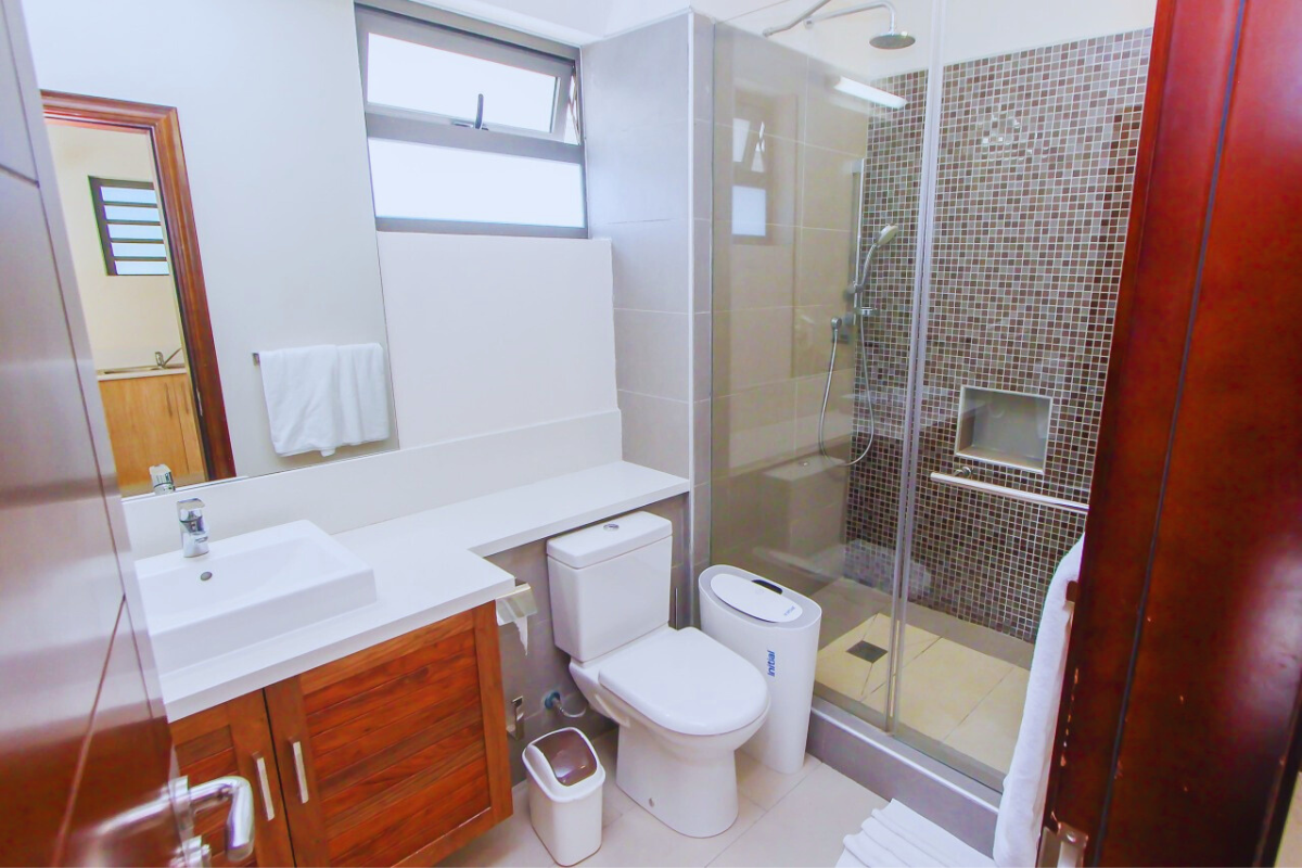 Nitzana Residences Three Bedroom Apartment bathroom
