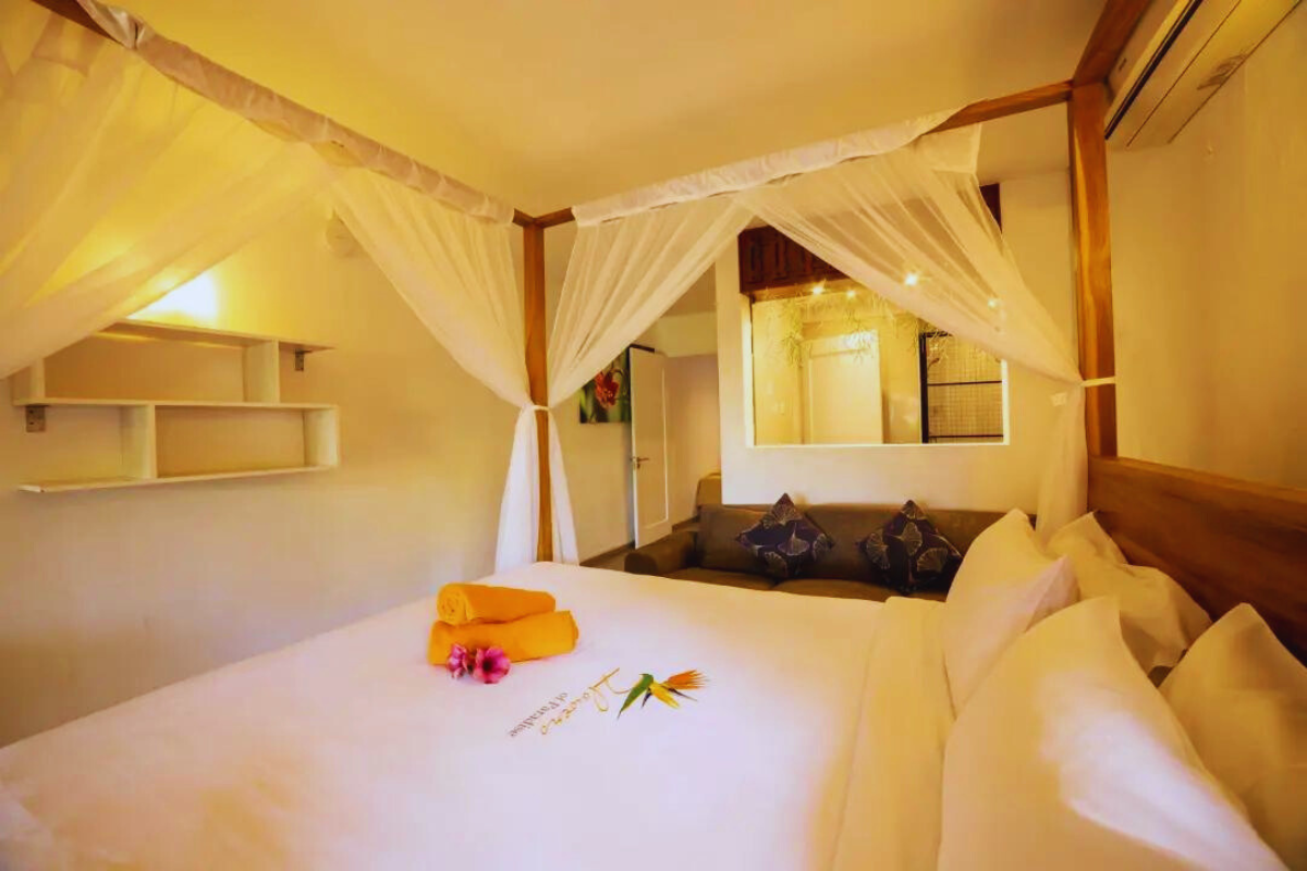 Flowers of Paradise Hotel Deluxe room
